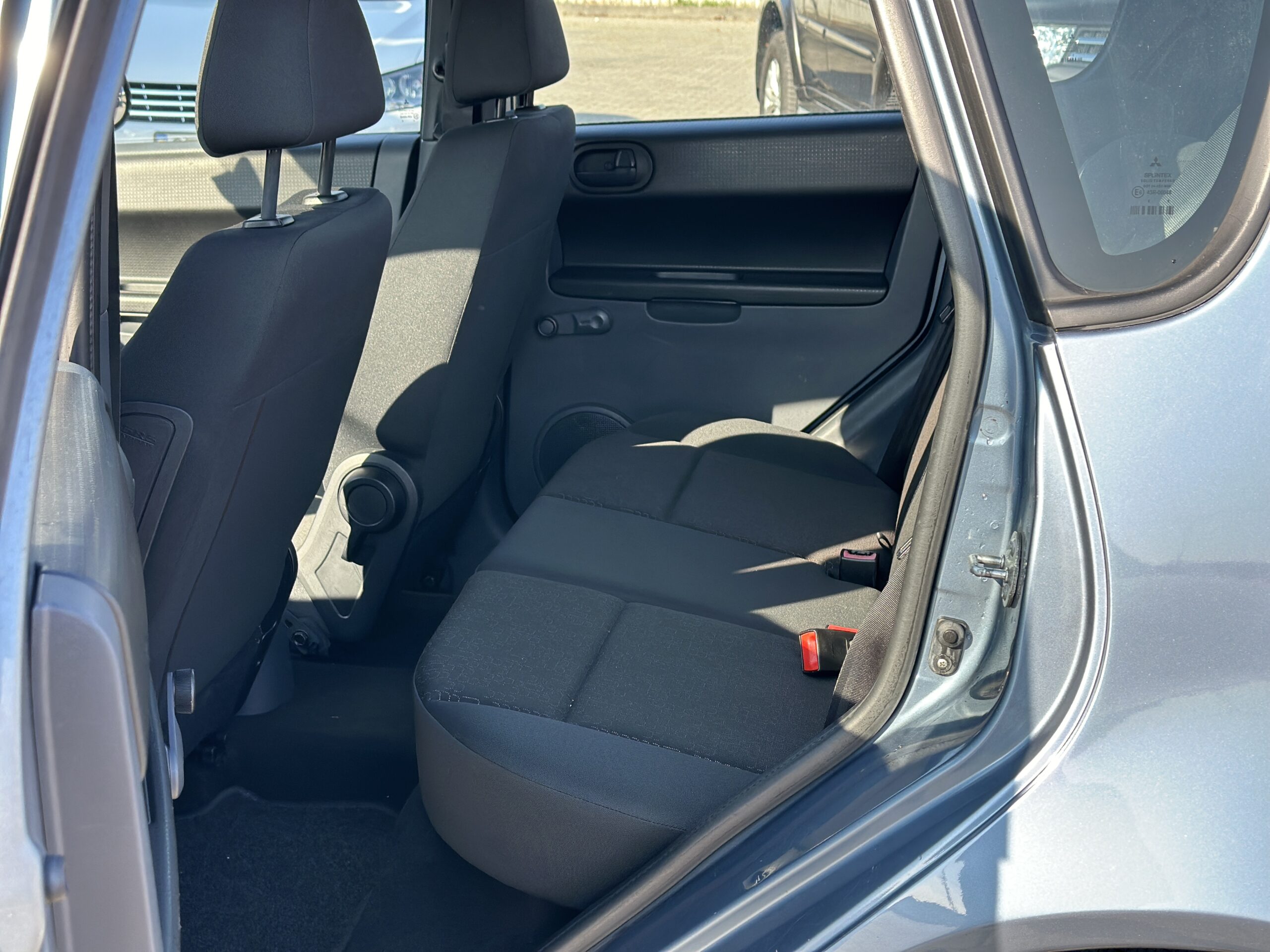 MITSUBISHI COLT 2009 року