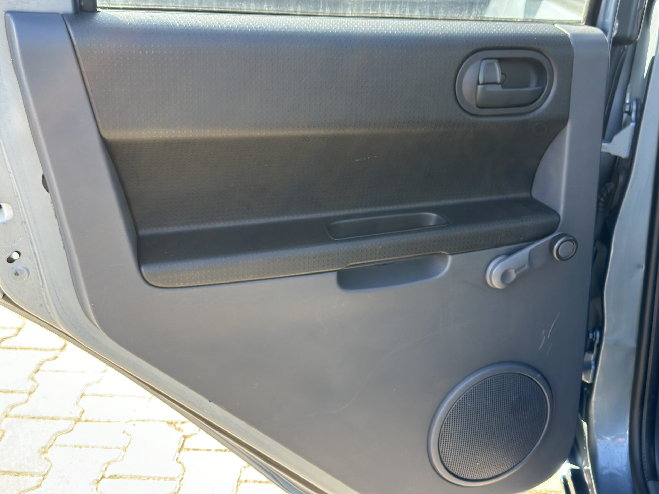 MITSUBISHI COLT 2009 року