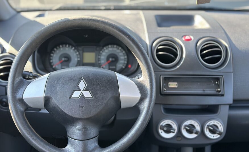 MITSUBISHI COLT 2009 року