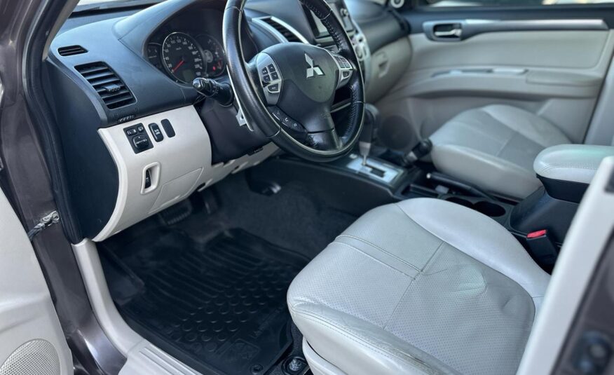 Mitsubishi Pajero Sport 2013 року