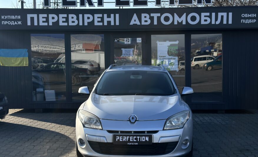 RENAULT MEGANE 3 2010 року