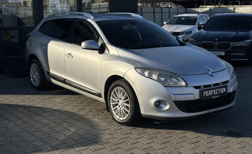 RENAULT MEGANE 3 2010 року