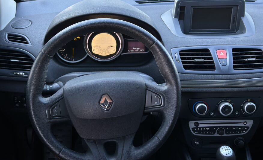 RENAULT MEGANE 3 2010 року