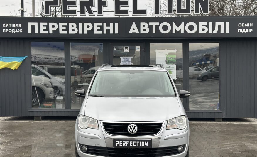 VOLKSWAGEN TOURAN 2010  РОКУ