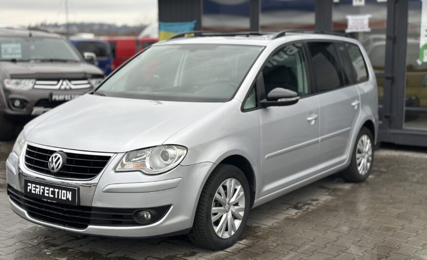 VOLKSWAGEN TOURAN 2010  РОКУ