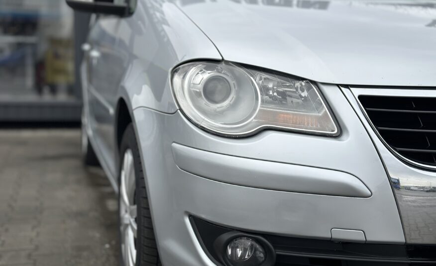 VOLKSWAGEN TOURAN 2010  РОКУ