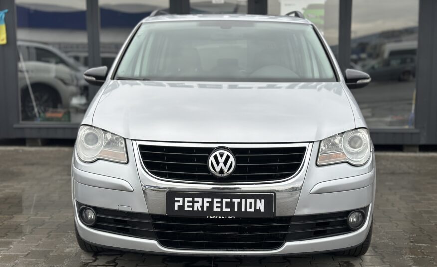 VOLKSWAGEN TOURAN 2010  РОКУ