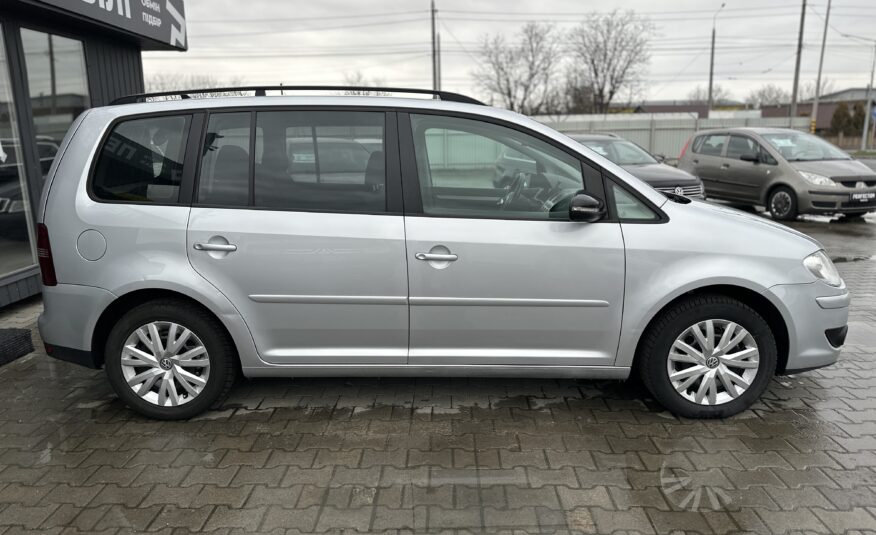 VOLKSWAGEN TOURAN 2010  РОКУ