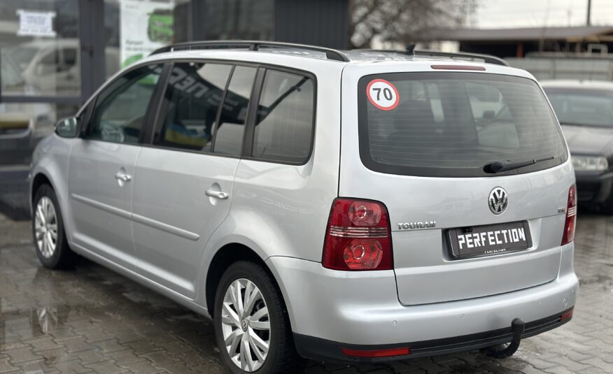 VOLKSWAGEN TOURAN 2010  РОКУ