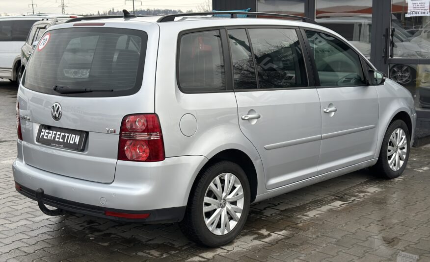 VOLKSWAGEN TOURAN 2010  РОКУ