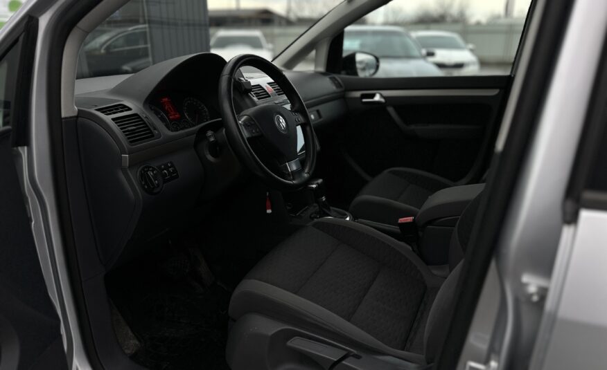 VOLKSWAGEN TOURAN 2010  РОКУ