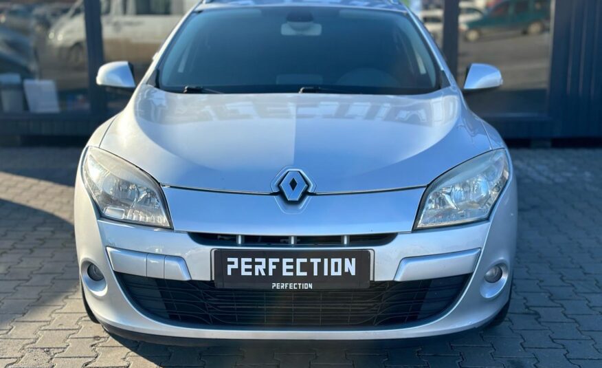 RENAULT MEGANE 3 2010 року