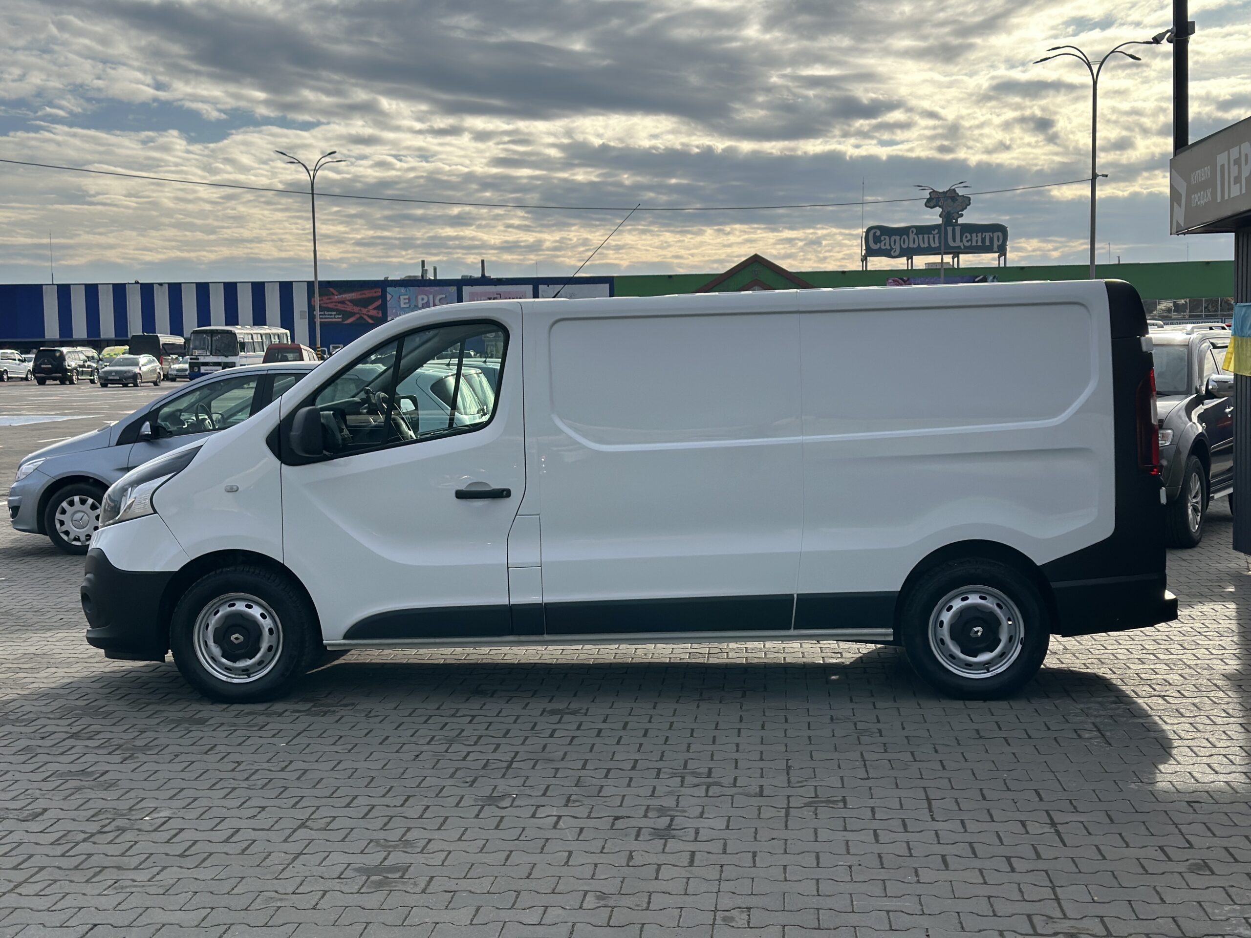 RENAULT TRAFIC 2018 РОКУ