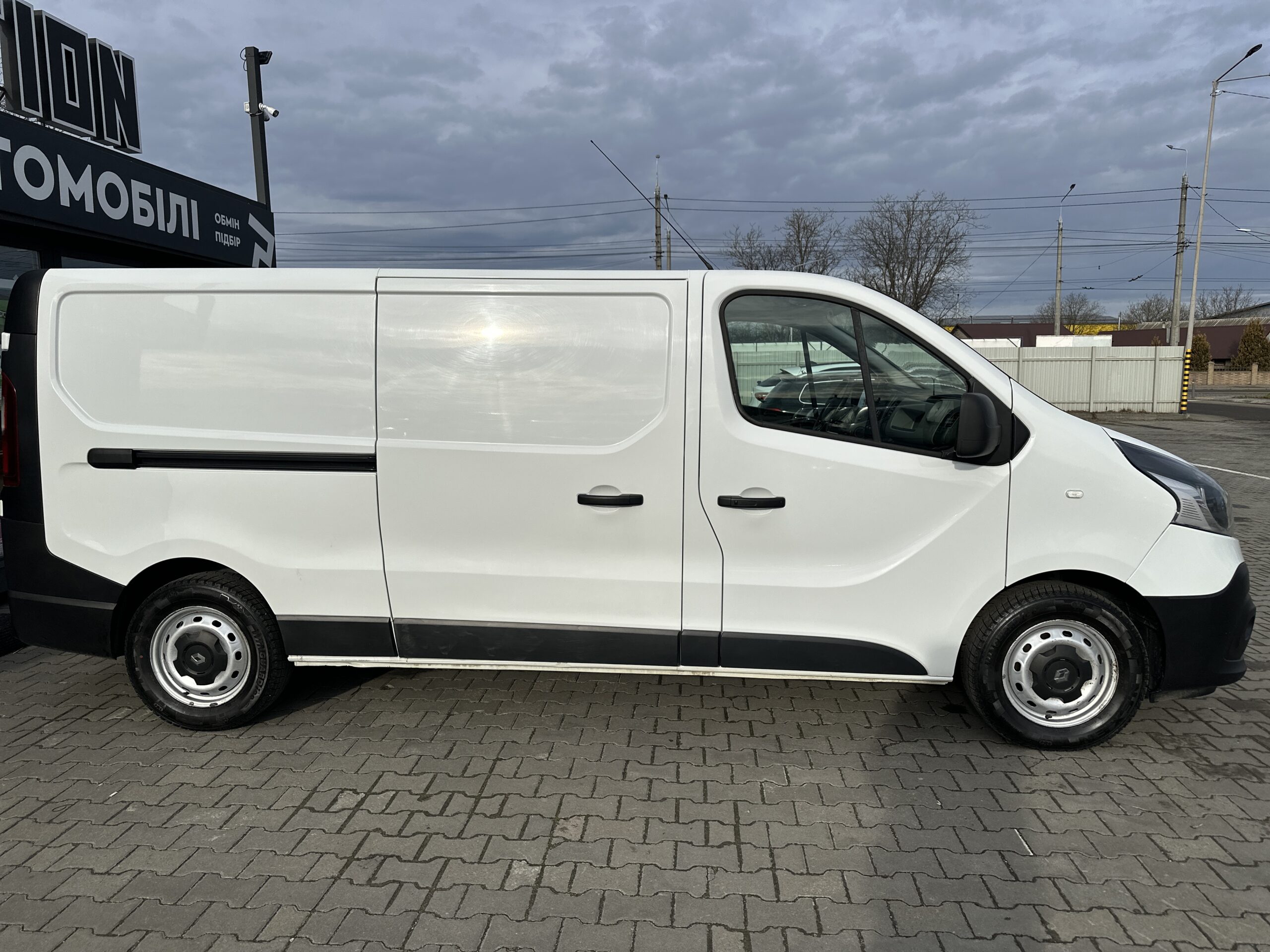 RENAULT TRAFIC 2018 РОКУ