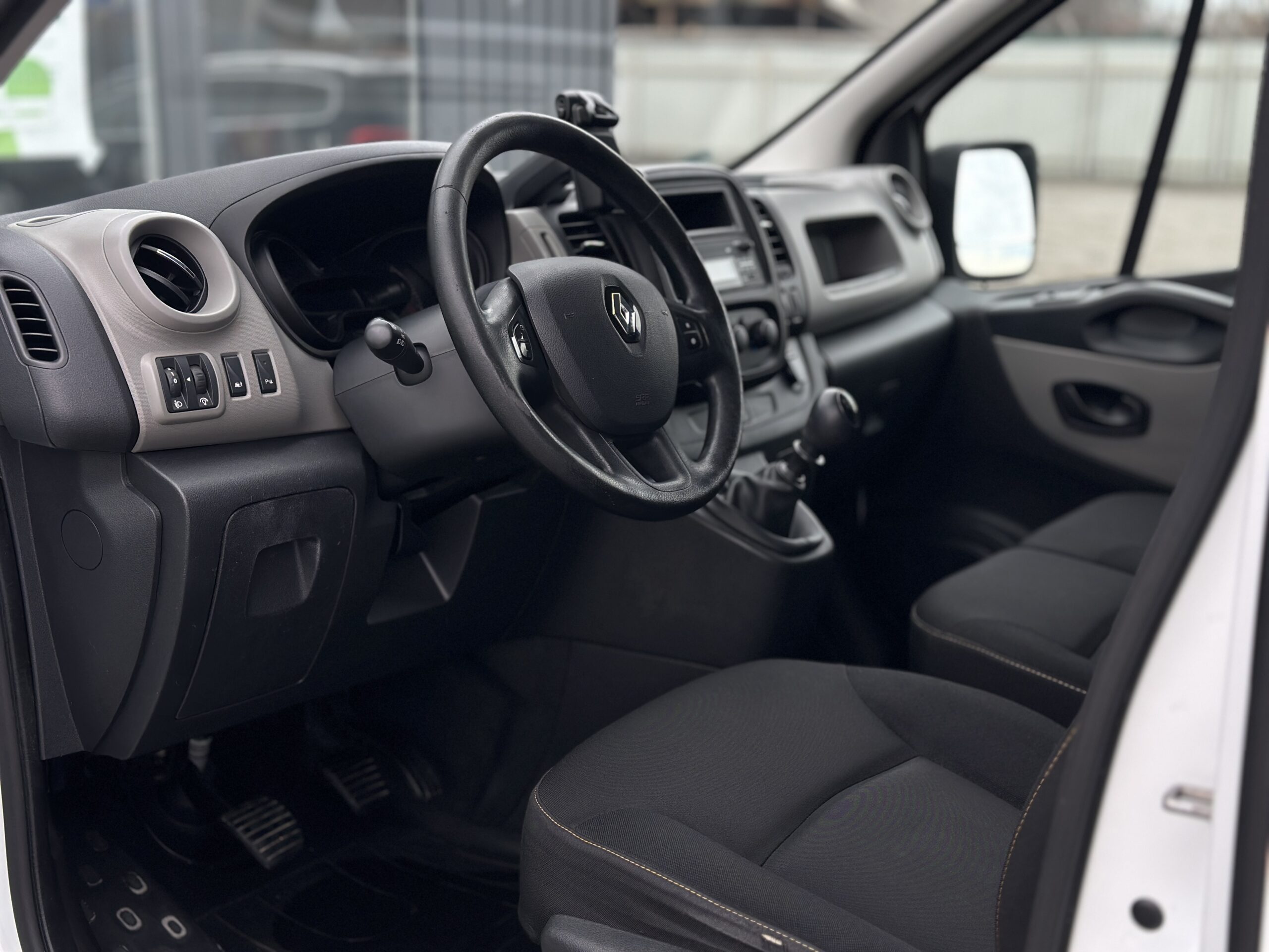 RENAULT TRAFIC 2018 РОКУ