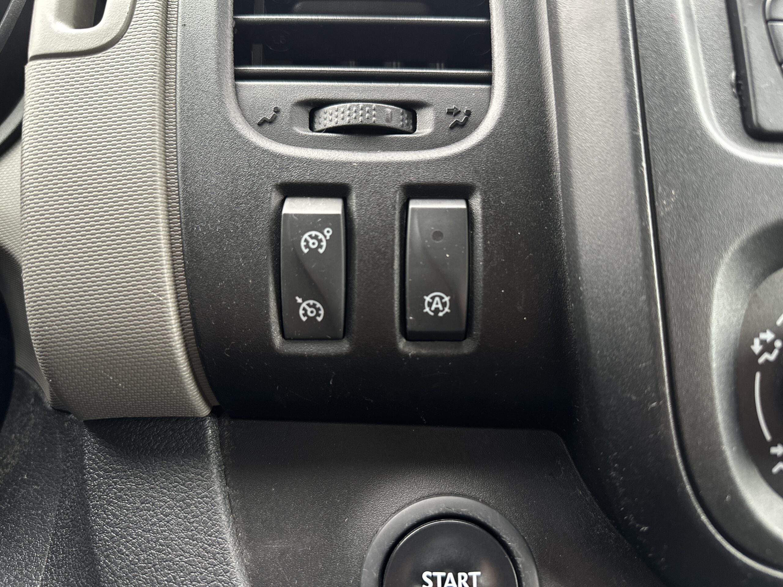 RENAULT TRAFIC 2018 РОКУ