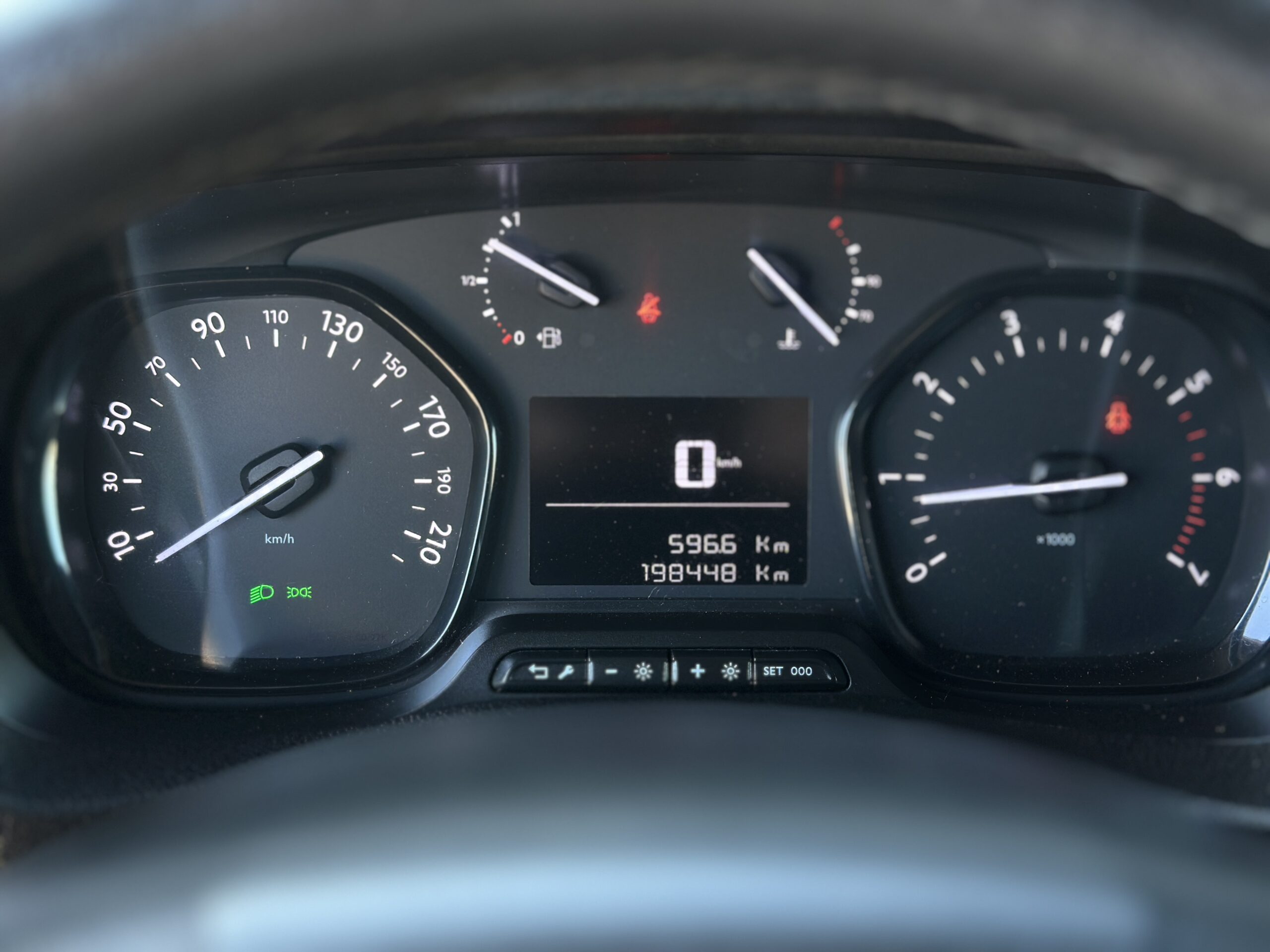 PEUGEOT EXPERT