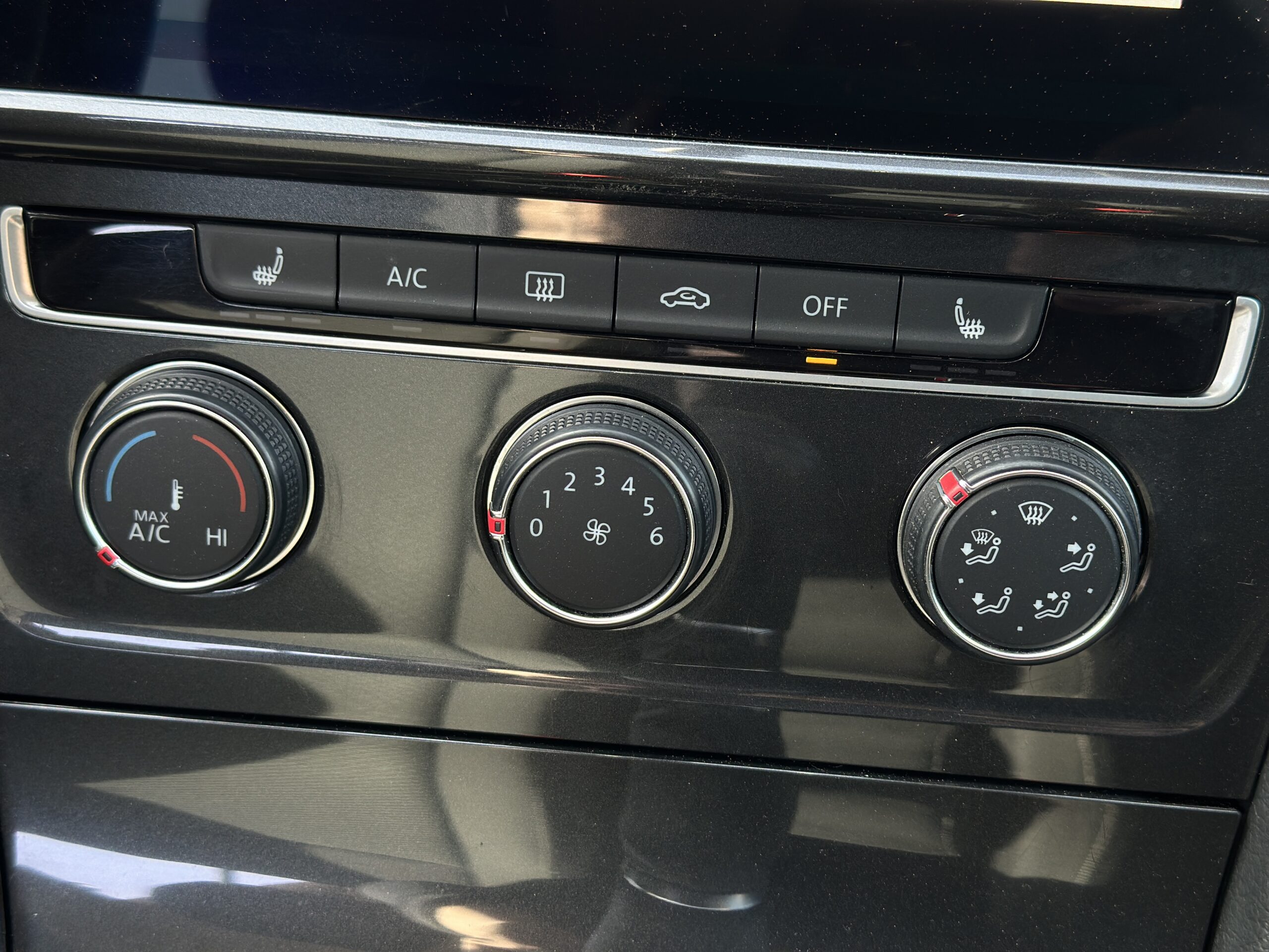 VOLKSWAGEN GOLF 2018 РОКУ