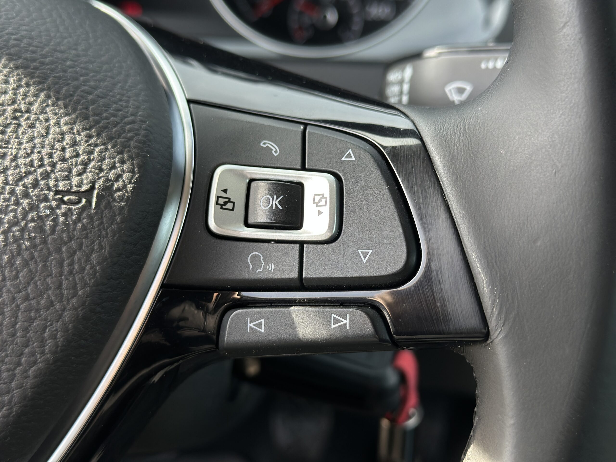 VOLKSWAGEN GOLF 2018 РОКУ