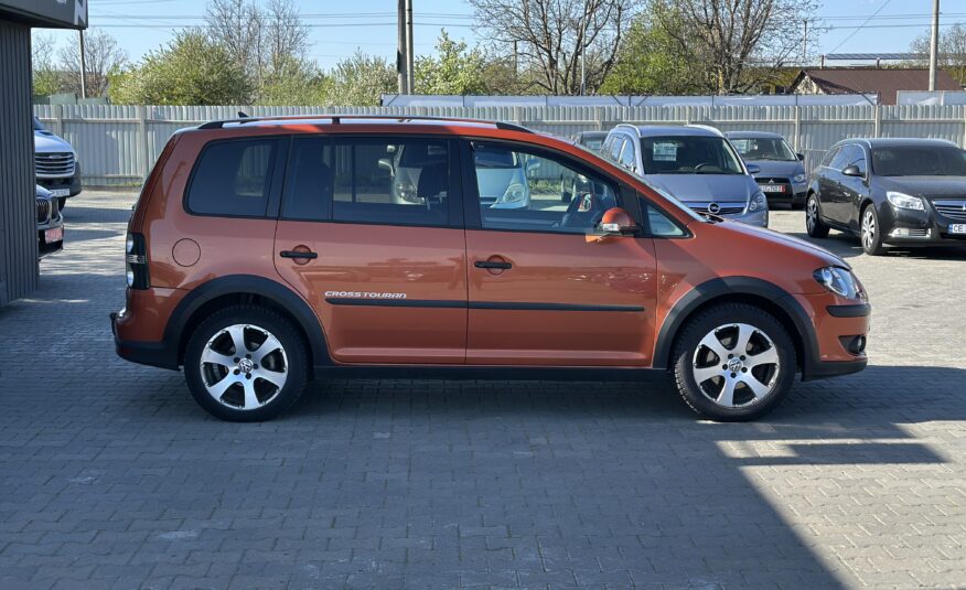 VOLKSWAGEN TOURAN CROSS 2007 РОКУ