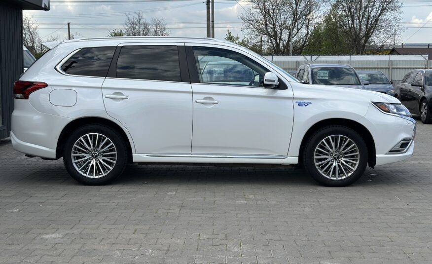 MITSUBISHI OUTLANDER PHEV 2021 РОКУ