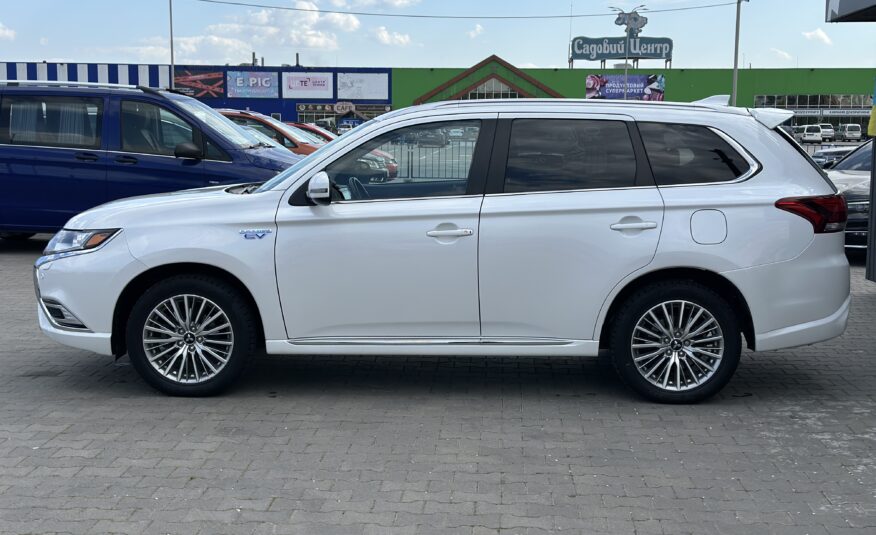 MITSUBISHI OUTLANDER PHEV 2021 РОКУ