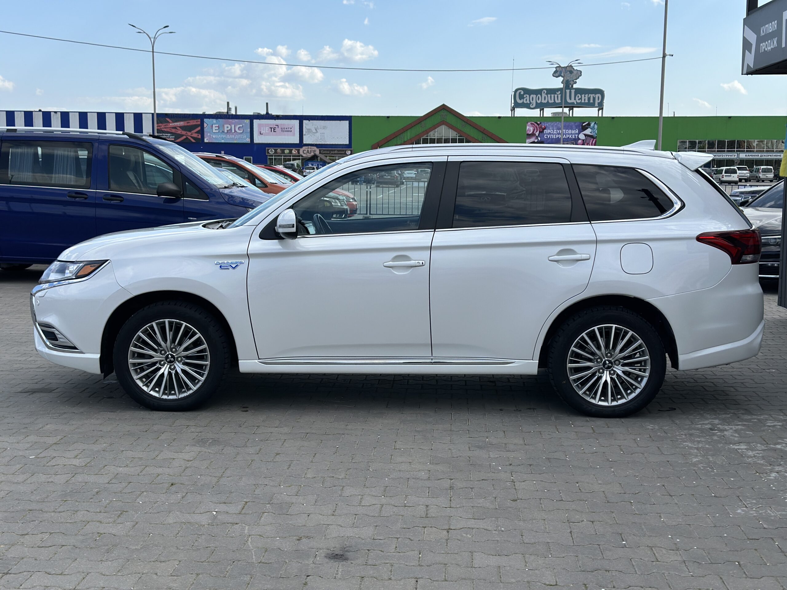 MITSUBISHI OUTLANDER PHEV 2021 РОКУ