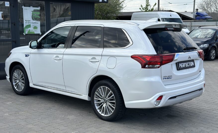 MITSUBISHI OUTLANDER PHEV 2021 РОКУ