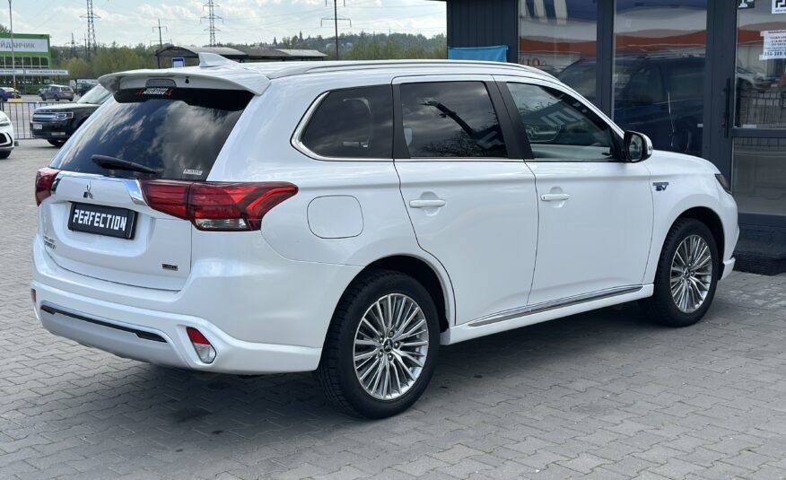 MITSUBISHI OUTLANDER PHEV 2021 РОКУ