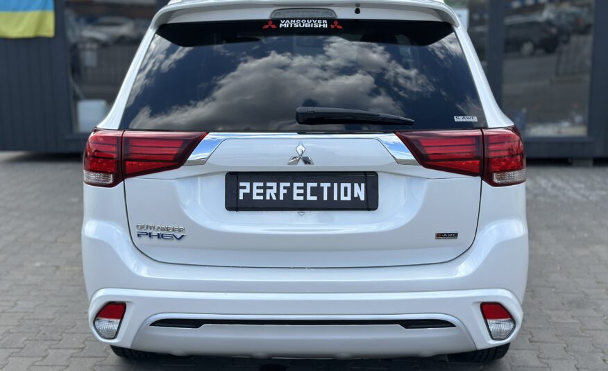 MITSUBISHI OUTLANDER PHEV 2021 РОКУ