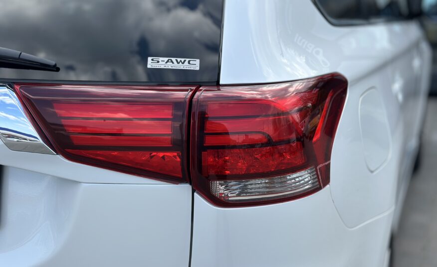 MITSUBISHI OUTLANDER PHEV 2021 РОКУ