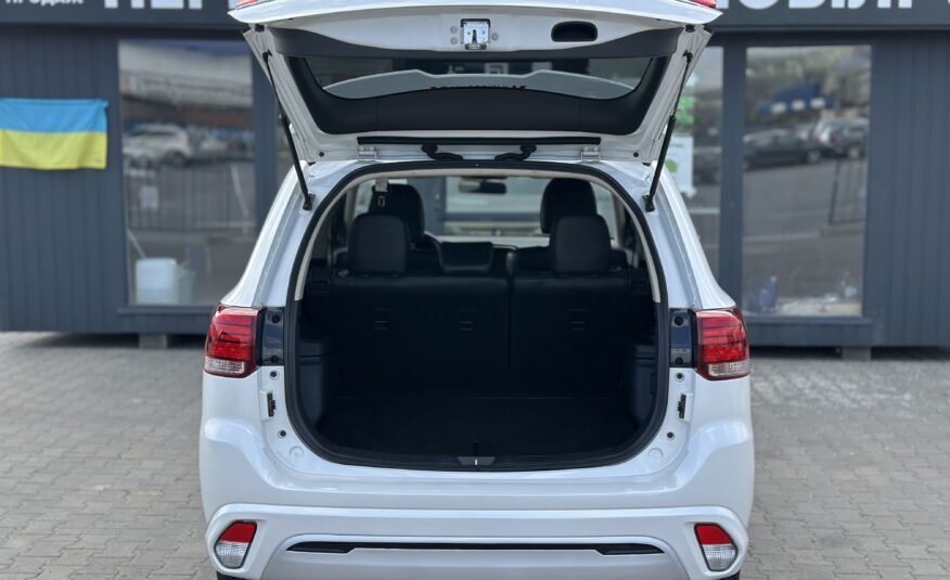 MITSUBISHI OUTLANDER PHEV 2021 РОКУ