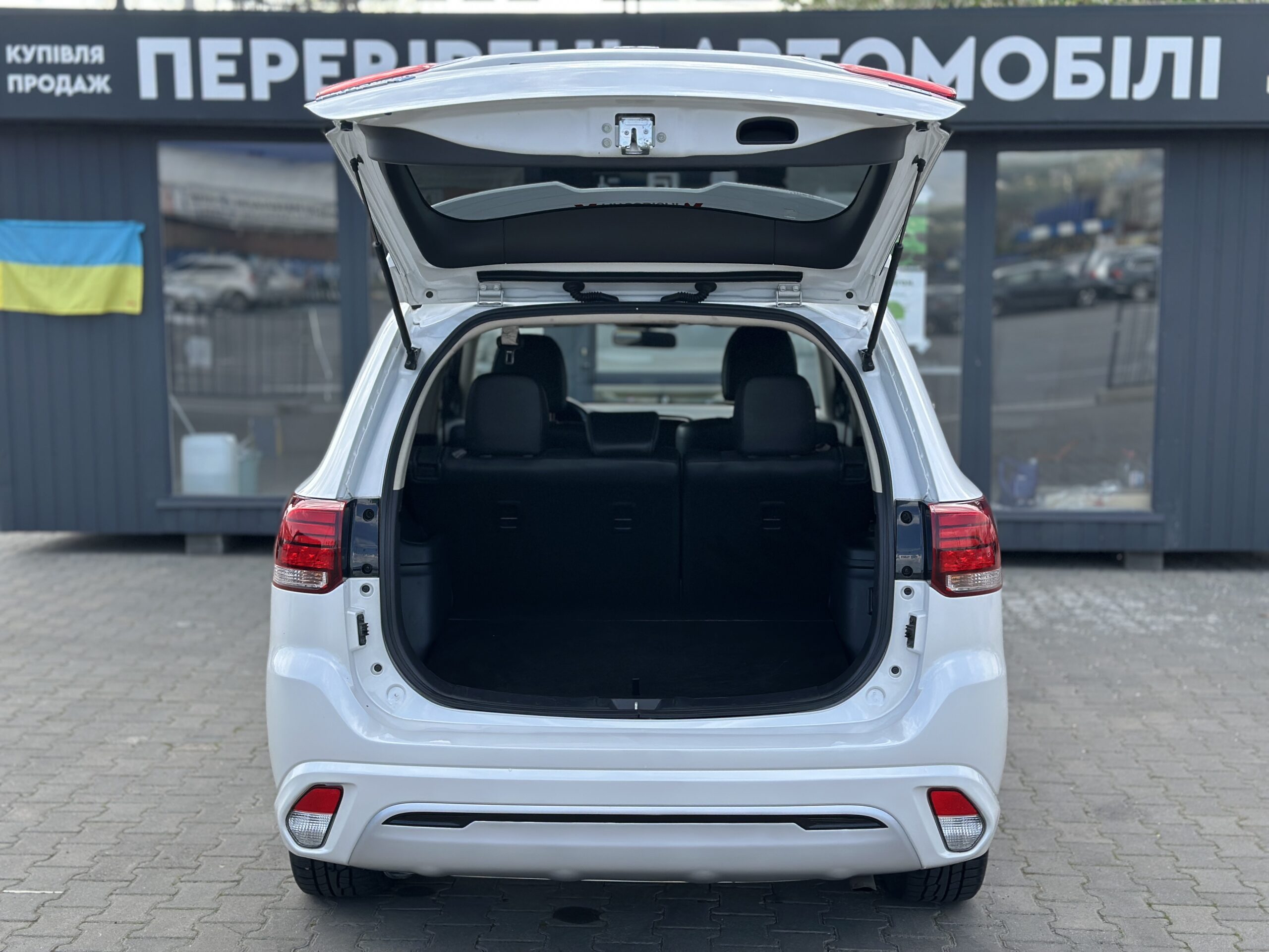 MITSUBISHI OUTLANDER PHEV 2021 РОКУ