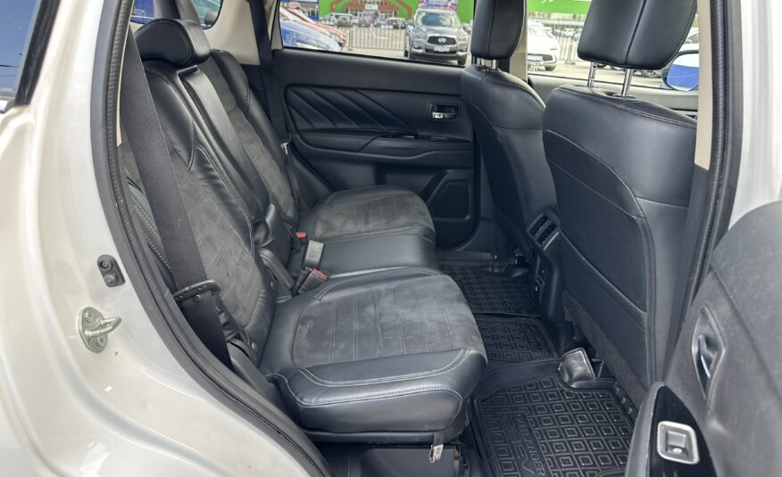 MITSUBISHI OUTLANDER PHEV 2021 РОКУ