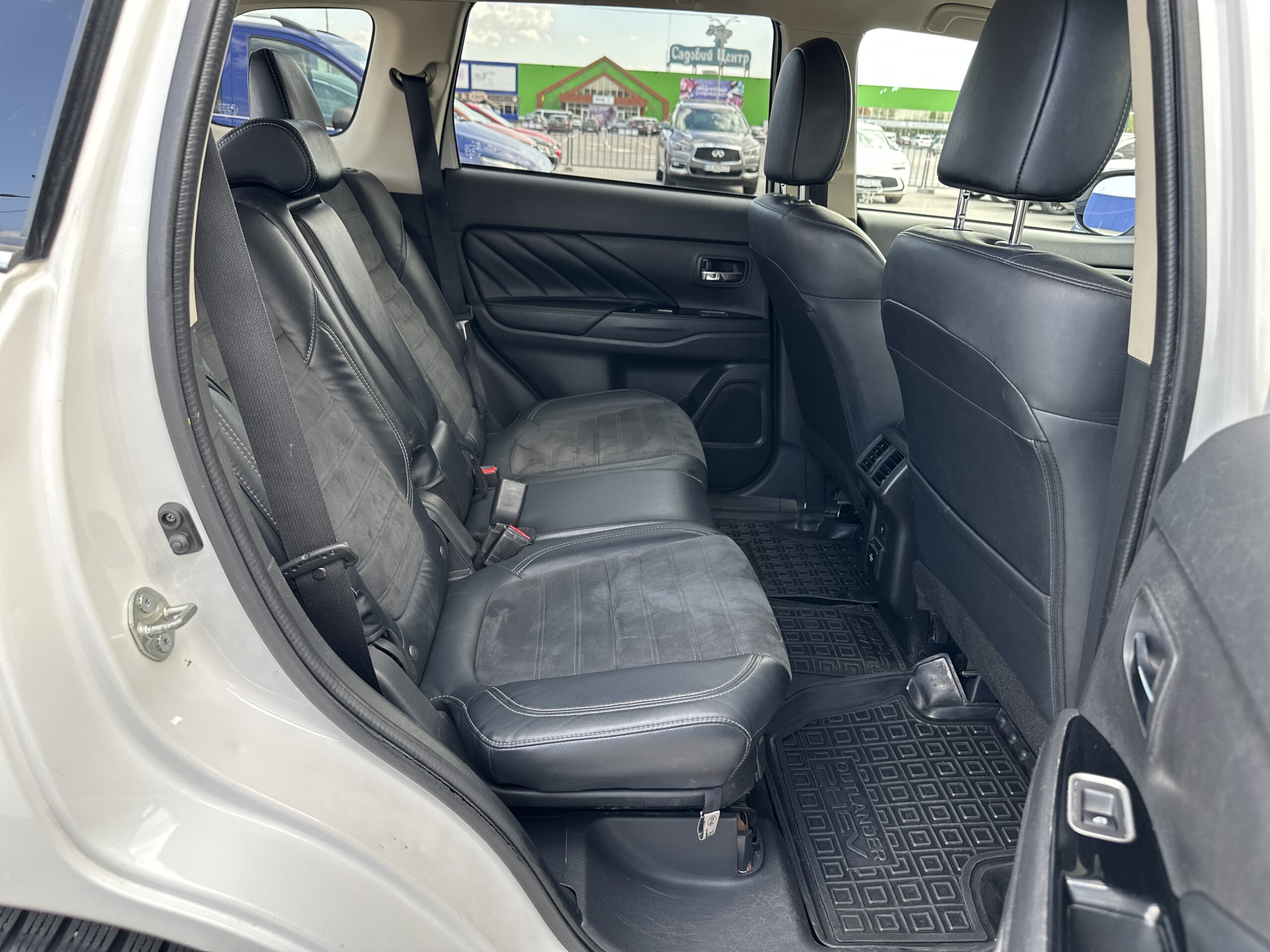 MITSUBISHI OUTLANDER PHEV 2021 РОКУ