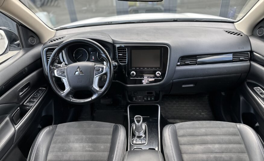 MITSUBISHI OUTLANDER PHEV 2021 РОКУ