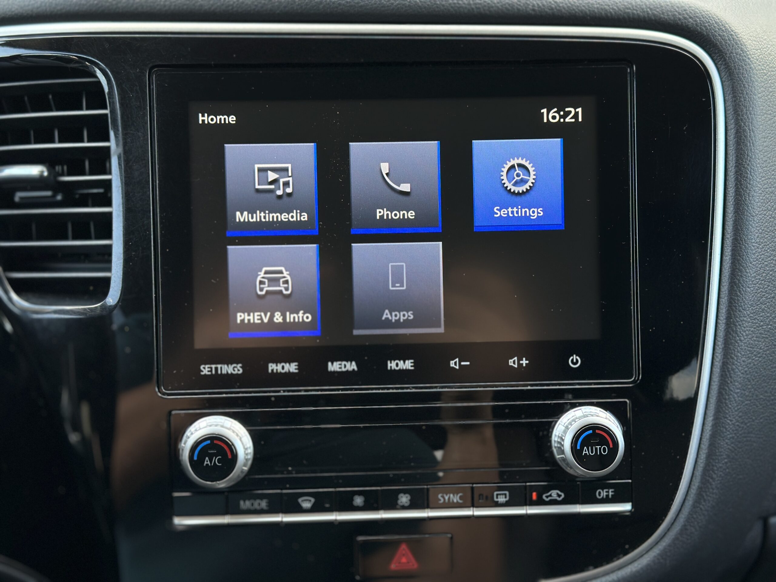 MITSUBISHI OUTLANDER PHEV 2021 РОКУ