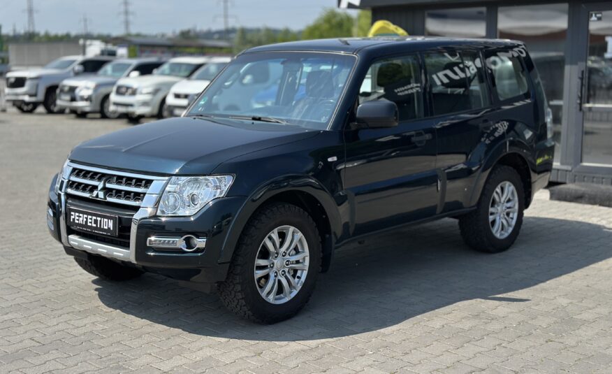 MITSUBISHI PAJERO WAGON 2017 РОКУ
