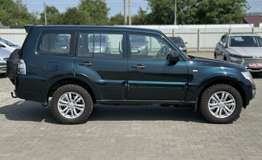 MITSUBISHI PAJERO WAGON 2017 РОКУ