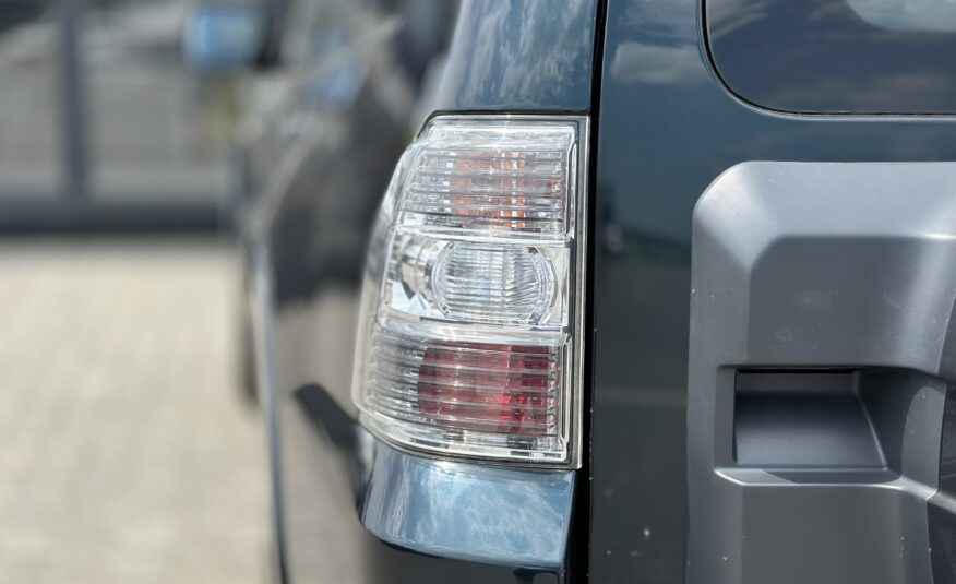 MITSUBISHI PAJERO WAGON 2017 РОКУ