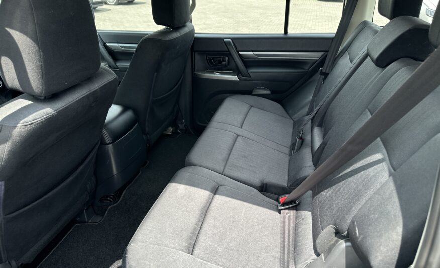 MITSUBISHI PAJERO WAGON 2017 РОКУ