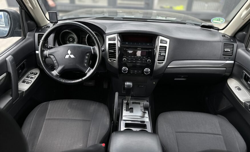 MITSUBISHI PAJERO WAGON 2017 РОКУ