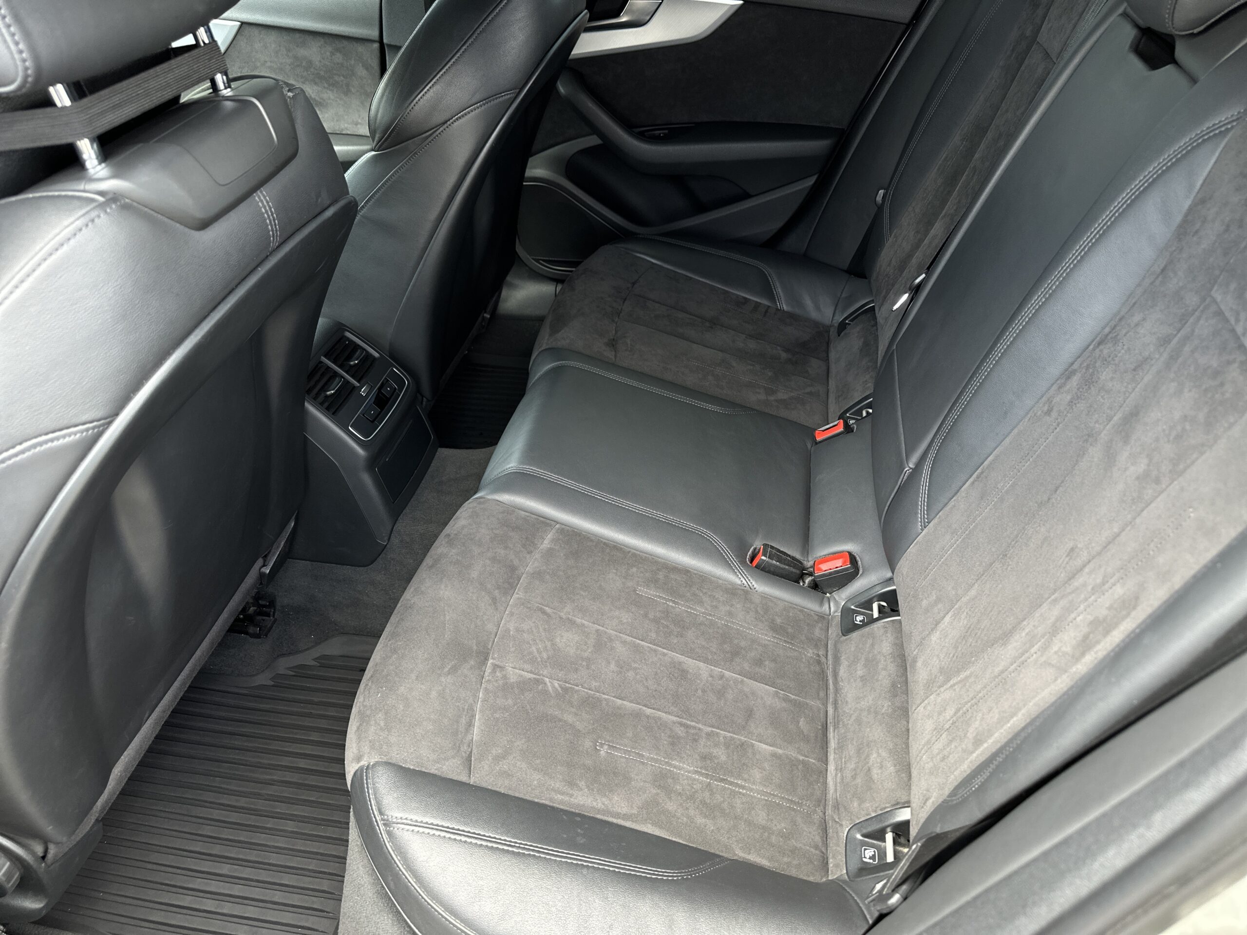 AUDI A4 QUATTRO 2016 РОКУ