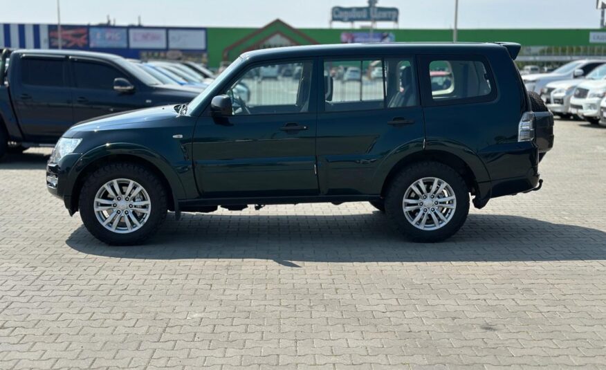 MITSUBISHI PAJERO WAGON 2017 РОКУ