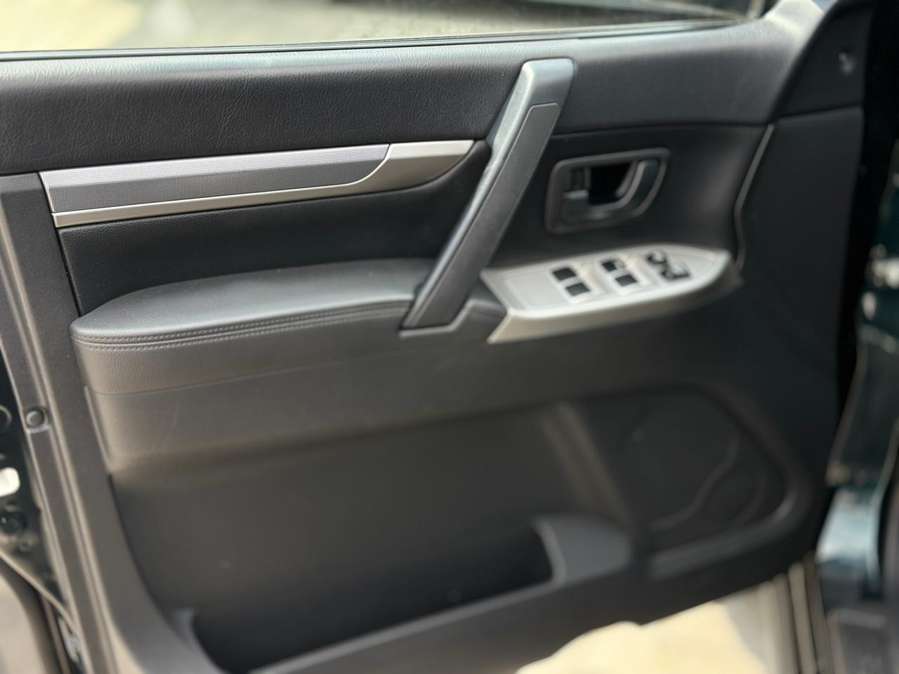 MITSUBISHI PAJERO WAGON 2017 РОКУ