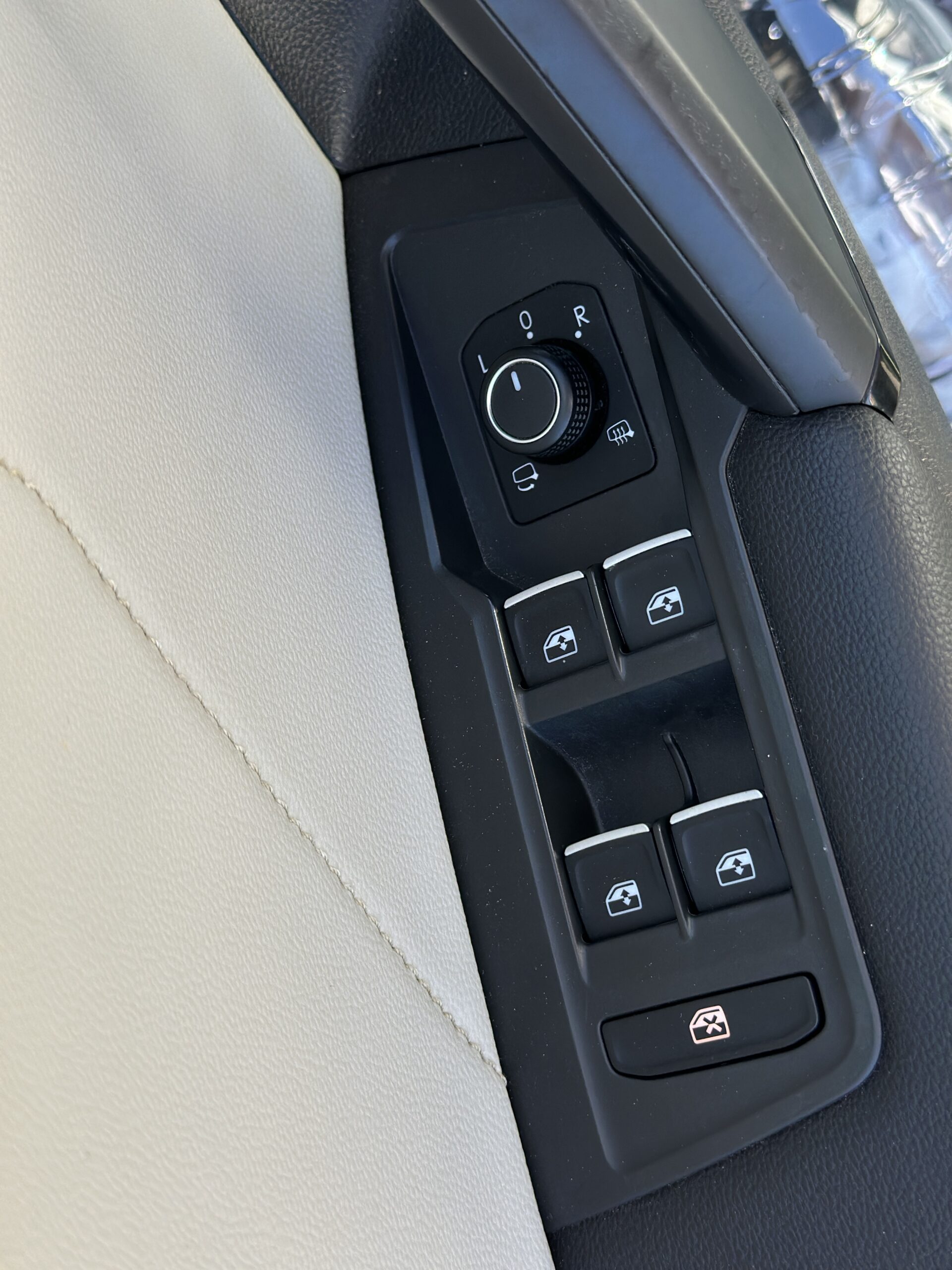 VOLKSWAGEN TIGUAN SEL 2018 РОКУ