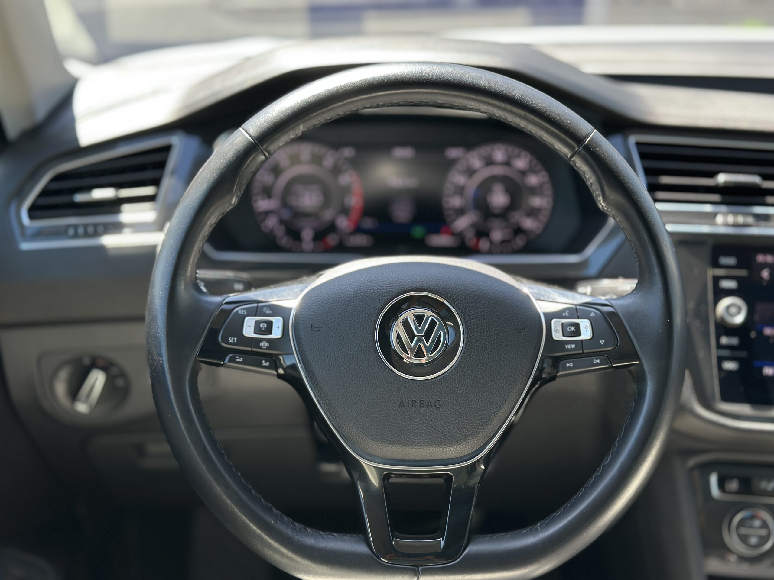 VOLKSWAGEN TIGUAN SEL 2018 РОКУ