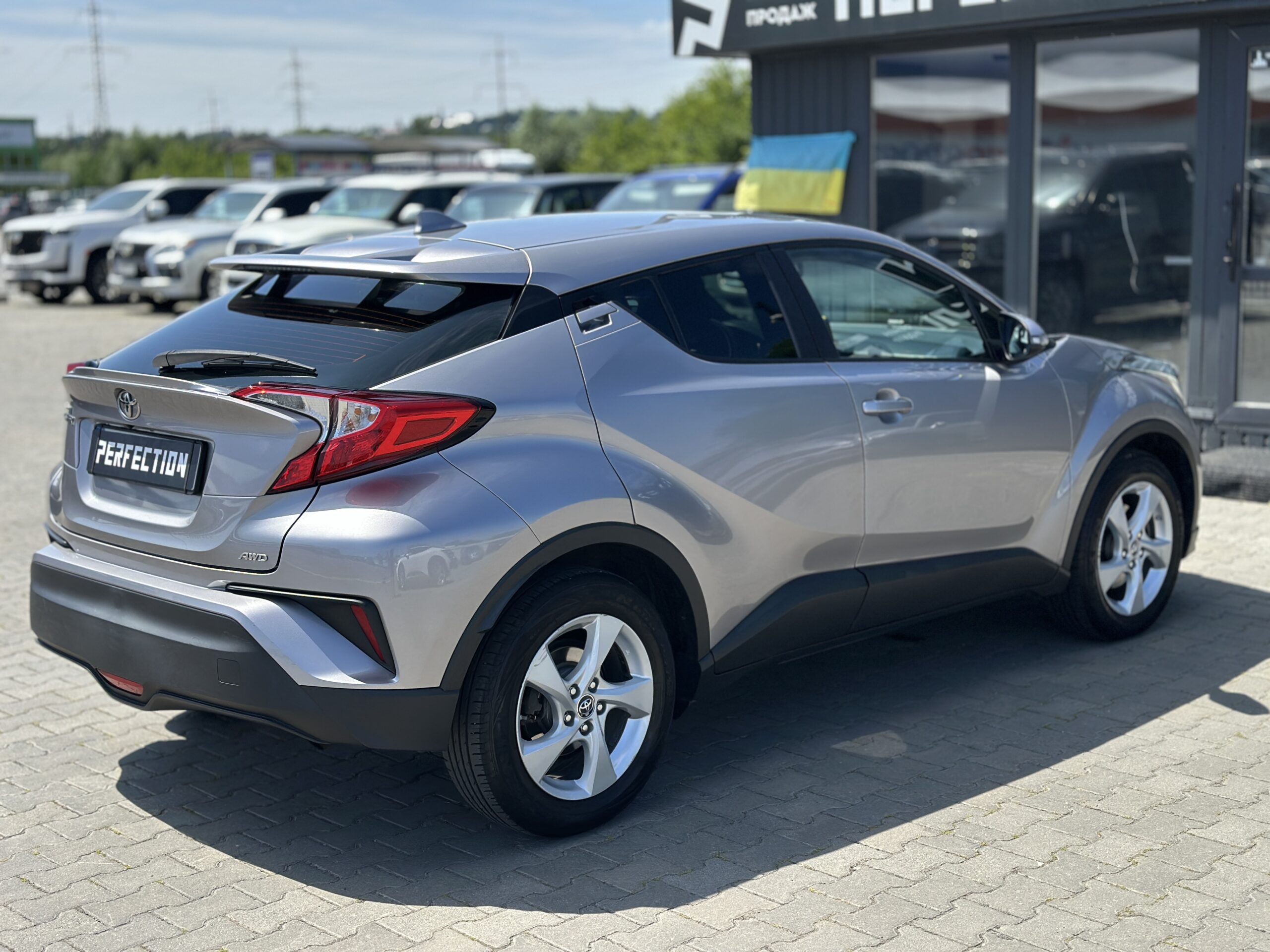 TOYOTA C-HR 2016 РОКУ