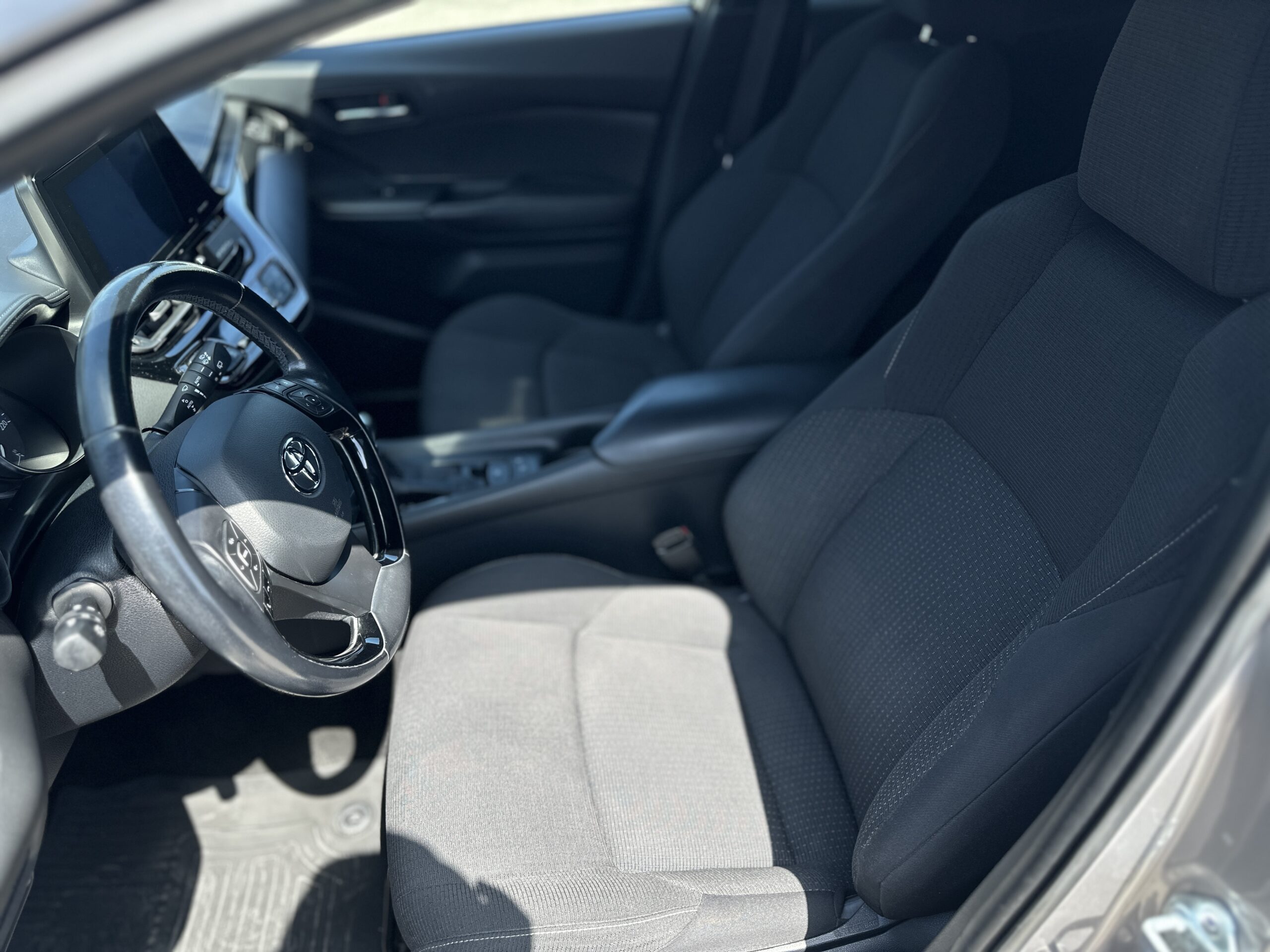 TOYOTA C-HR 2016 РОКУ