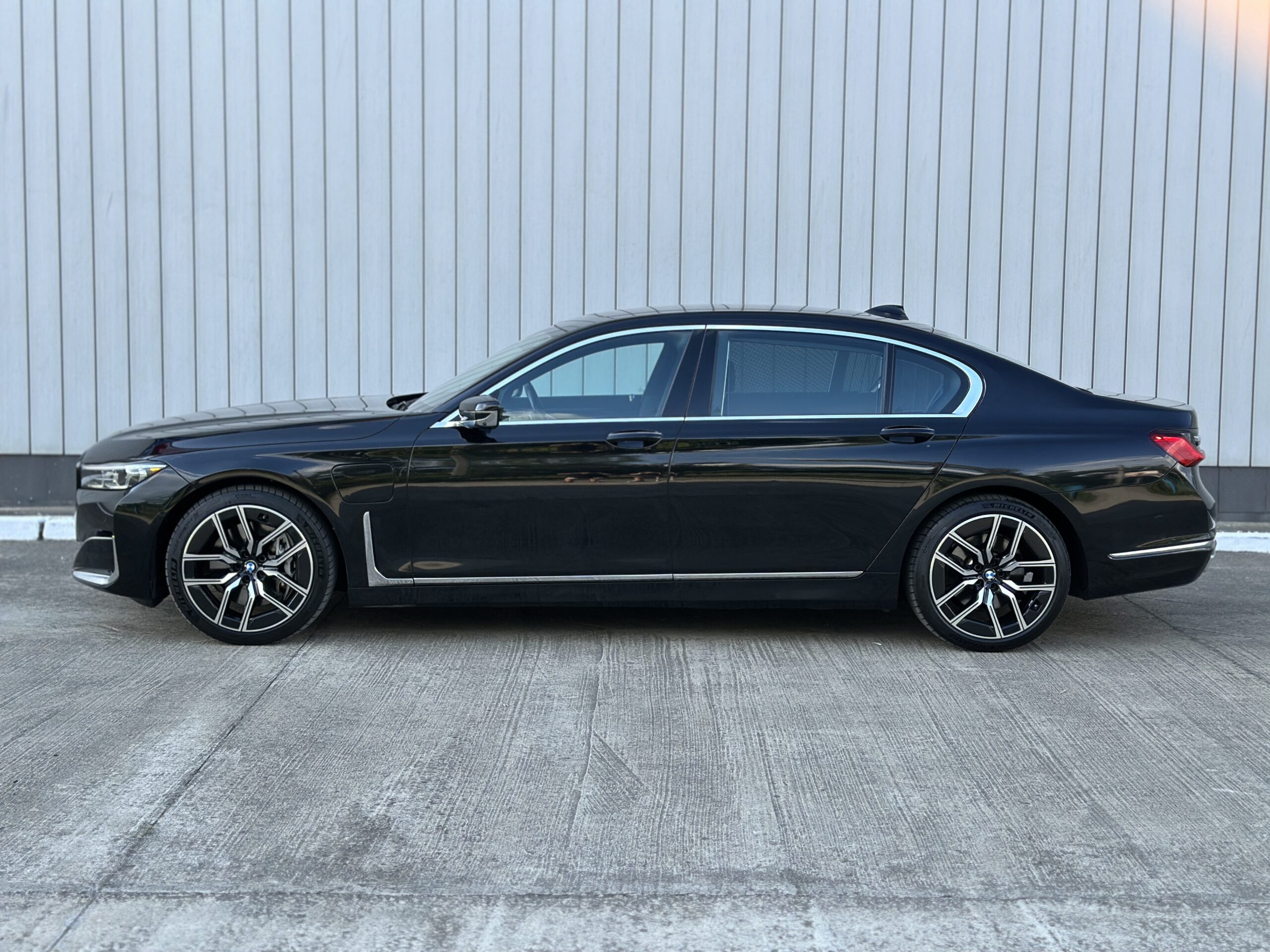 BMW 745e xDrive Plug in hybrid G12 FL 2019 РОКУ